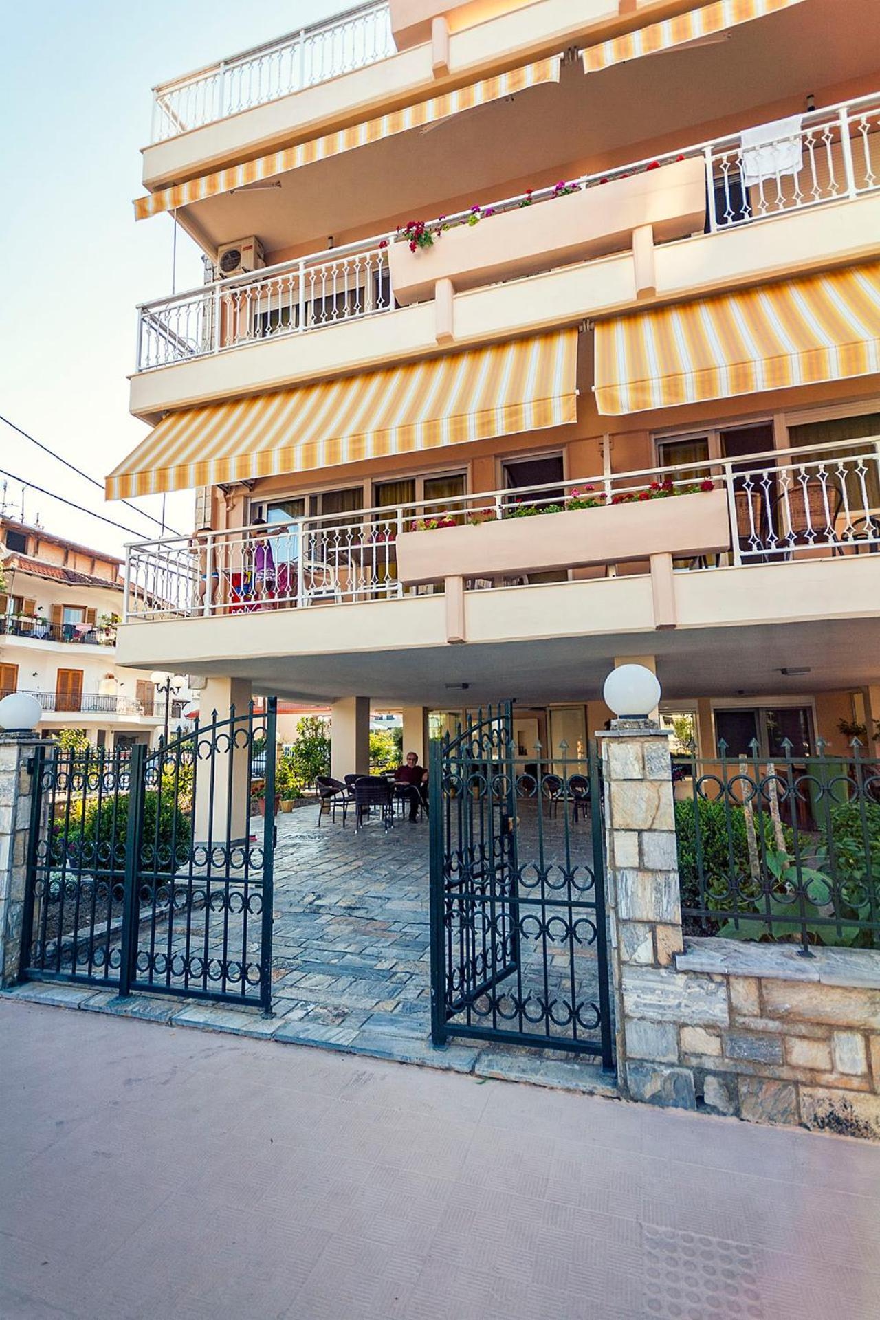 Ikaros Apartments Paralía Exterior foto